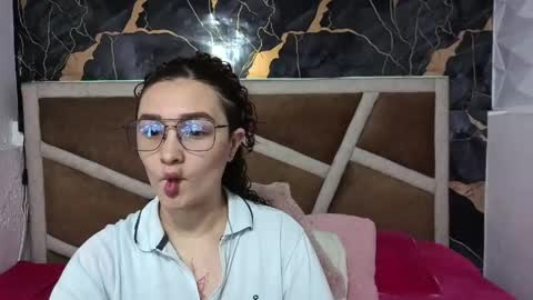 rubydevine21 online show from May 11, 11:38 am