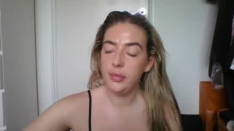 Snapshot of rubyredxxxoxxx chatting on November 11, 10:04 am rubyredxxxoxxx online show from November 11, 10:04 am