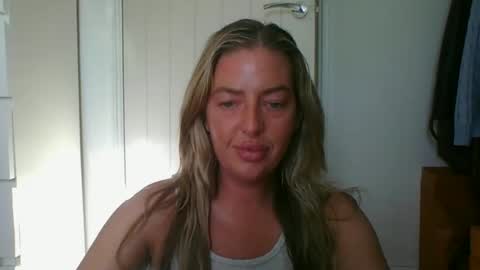 Snapshot of rubyredxxxoxxx chatting on July 4, 7:03 am rubyredxxxoxxx online show from July 4, 7:03 am