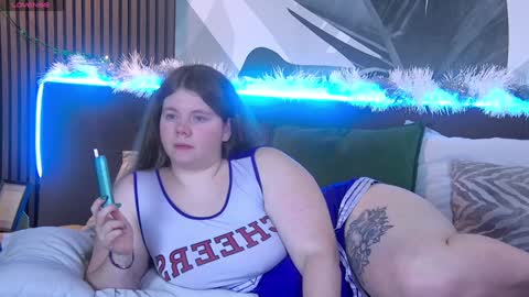 Snapshot of rubyvalen chatting on December 23, 1:18 am Ruby online show from December 23, 1:18 am
