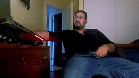 Snapshot of ruck_31 chatting on January 3, 12:00 am  Ruck  online show from January 3, 12:00 am