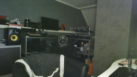 Snapshot of ruffi77 chatting on January 18, 5:48 pm Chico que rico Caliente online show from January 18, 5:48 pm