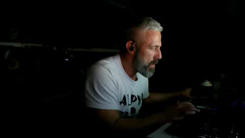 Chico que rico Caliente online show from January 16, 1:42 am