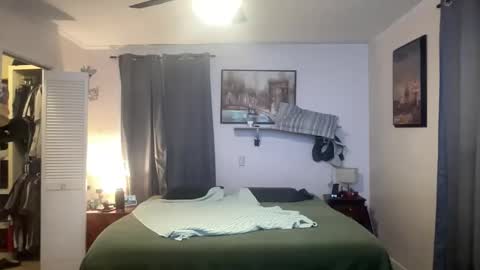 rumriddle555 online show from April 29, 2:43 pm