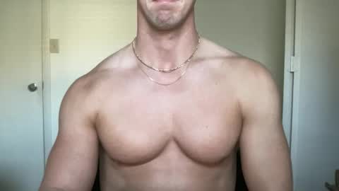 Snapshot of runfasterxo chatting on December 16, 3:28 pm runfasterxo online show from December 16, 3:28 pm