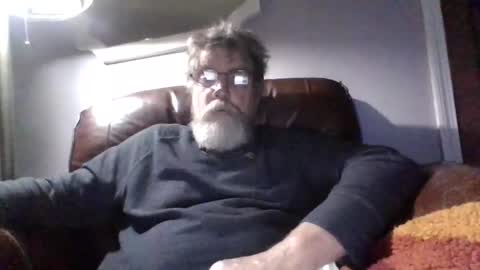 Snapshot of runningaround60 chatting on November 10, 3:05 am runningaround60 online show from November 10, 3:05 am