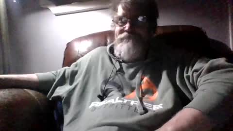 Snapshot of runningaround60 chatting on November 26, 2:45 am runningaround60 online show from November 26, 2:45 am