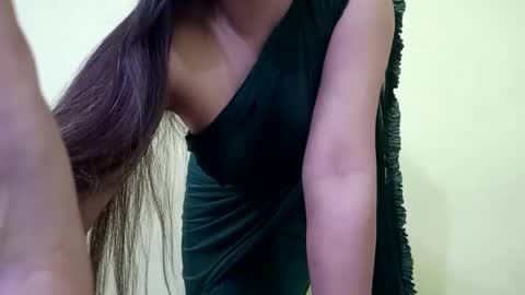 Snapshot of rupali01 chatting on March 1, 3:21 am Rupali online show from March 1, 3:21 am