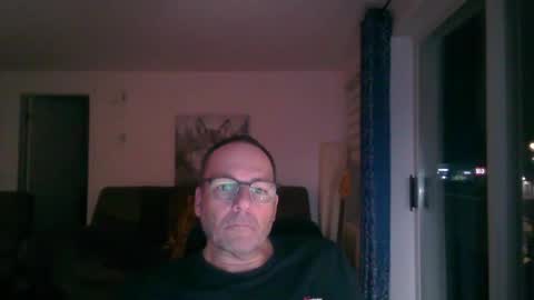 Snapshot of rushse886410 chatting on June 7, 4:27 am rushse886410 online show from June 7, 4:27 am