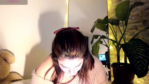 Lorenn online show from December 18, 10:57 pm