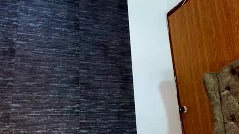 Snapshot of russell_adams_ chatting on December 19, 3:29 am R U S S E L L online show from December 19, 3:29 am