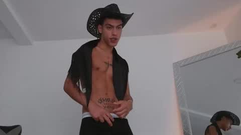  R U S S E L L  online show from January 11, 4:01 pm