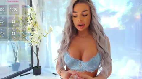 Snapshot of russian_ava chatting on May 7, 7:14 am Ava online show from May 7, 7:14 am