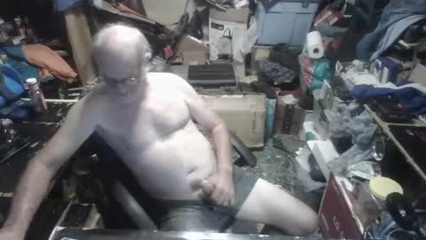 Snapshot of russtenail21 chatting on September 10, 10:43 pm Russtenail21 online show from September 10, 10:43 pm