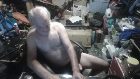 Snapshot of russtenail21 chatting on September 12, 6:08 pm Russtenail21 online show from September 12, 6:08 pm