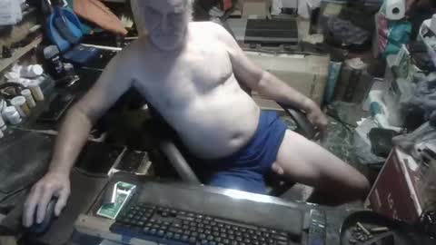 Snapshot of russtenail21 chatting on September 15, 6:41 pm Russtenail21 online show from September 15, 6:41 pm