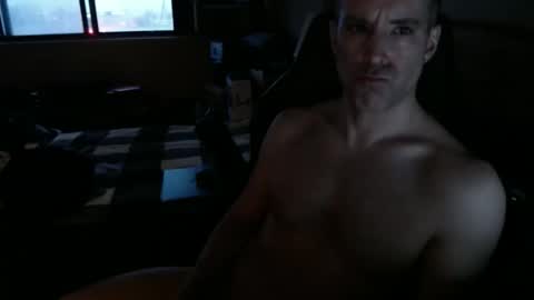 rustic_cuse_777 online show from January 14, 9:52 pm