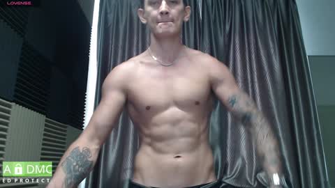 Snapshot of rustynf1tz chatting on January 21, 3:04 am MillionDollarGuy online show from January 21, 3:04 am