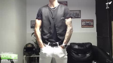 Snapshot of rustynf1tz chatting on October 30, 8:27 am MillionDollarGuy online show from October 30, 8:27 am