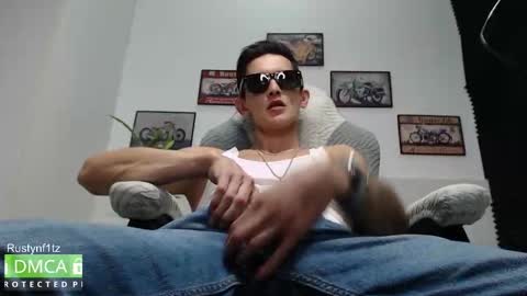 Snapshot of rustynf1tz chatting on November 21, 5:11 pm MillionDollarGuy online show from November 21, 5:11 pm