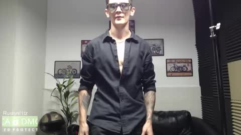 Snapshot of rustynf1tz chatting on November 24, 4:12 am MillionDollarGuy online show from November 24, 4:12 am