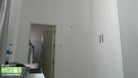 Snapshot of rustynf1tz chatting on December 20, 5:14 am MillionDollarGuy online show from December 20, 5:14 am