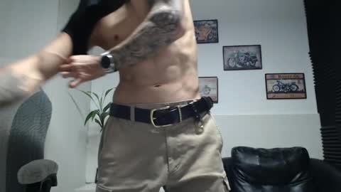 Snapshot of rustynf1tz chatting on May 14, 5:47 am MillionDollarGuy online show from May 14, 5:47 am