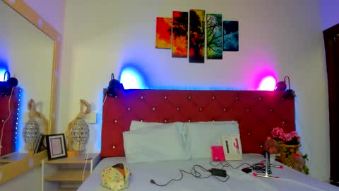 Ruth online show from November 25, 1:33 pm