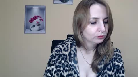 Ruth online show from December 15, 12:53 pm