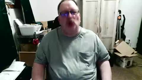 rwzar_1965 online show from June 7, 4:49 am
