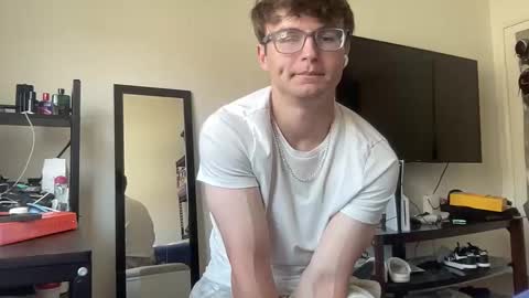 Snapshot of ryan287747 chatting on May 9, 9:31 pm ryan online show from May 9, 9:31 pm
