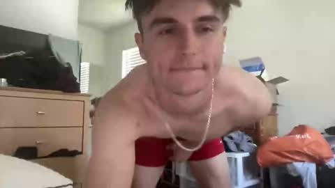 Snapshot of ryan287747 chatting on May 25, 9:10 pm ryan online show from May 25, 9:10 pm