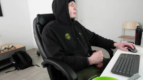 Snapshot of ryan_dozer chatting on February 10, 8:07 am RYAN DOZER online show from February 10, 8:07 am