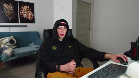 RYAN DOZER online show from April 30, 6:09 am
