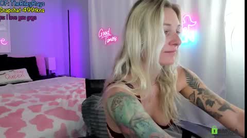 Snapshot of ryan_n_riley chatting on February 5, 2:00 pm Ryan n Riley online show from February 5, 2:00 pm