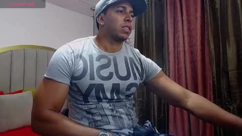 Snapshot of ryan_nesson chatting on November 8, 10:52 pm Ryan online show from November 8, 10:52 pm