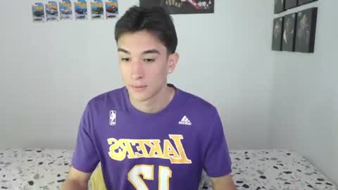 Snapshot of ryan_valentine17 chatting on June 13, 8:07 pm ryan online show from June 13, 8:07 pm