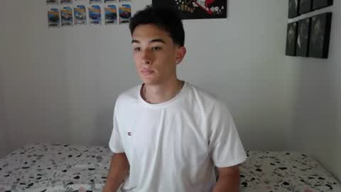Snapshot of ryan_valentine17 chatting on June 16, 10:12 pm ryan online show from June 16, 10:12 pm