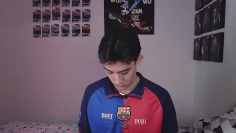 Snapshot of ryan_valentine17 chatting on June 23, 8:29 pm ryan online show from June 23, 8:29 pm