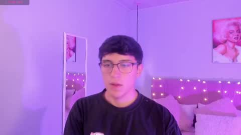 Snapshot of ryan_valentino chatting on July 7, 1:26 pm ryan valentino online show from July 7, 1:26 pm