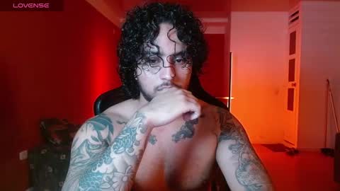 Snapshot of ryan_warren18 chatting on October 29, 6:37 am RYAN online show from October 29, 6:37 am