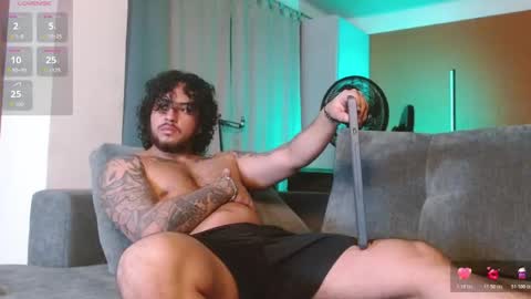 Snapshot of ryan_warren18 chatting on November 29, 5:32 am RYAN online show from November 29, 5:32 am