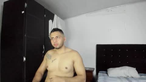 ryan_xc1 online show from September 17, 12:23 am