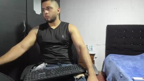ryan_xc1 online show from July 9, 2:37 am