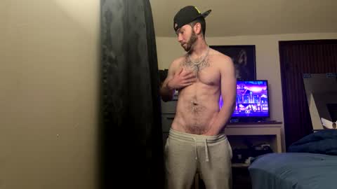 Snapshot of ryancap0195 chatting on October 15, 1:17 am ryancap0195 online show from October 15, 1:17 am