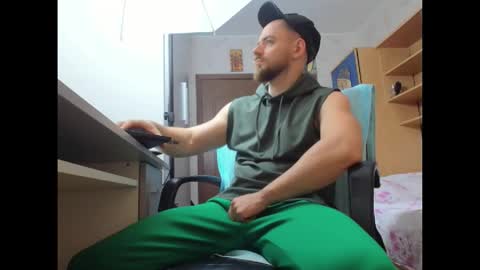 Snapshot of ryanstone_ chatting on November 6, 4:02 am Ryanstone online show from November 6, 4:02 am