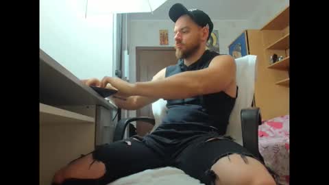 Snapshot of ryanstone_ chatting on November 15, 5:05 am Ryanstone online show from November 15, 5:05 am