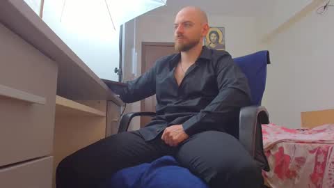 Snapshot of ryanstone_ chatting on May 6, 3:35 am Ryanstone online show from May 6, 3:35 am