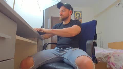 Snapshot of ryanstone_ chatting on May 18, 5:02 am Ryanstone online show from May 18, 5:02 am