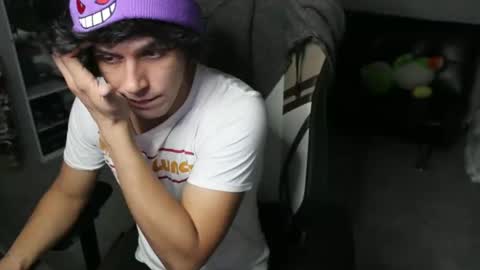 Snapshot of ryot35 chatting on November 4, 2:32 am Ryot3 online show from November 4, 2:32 am